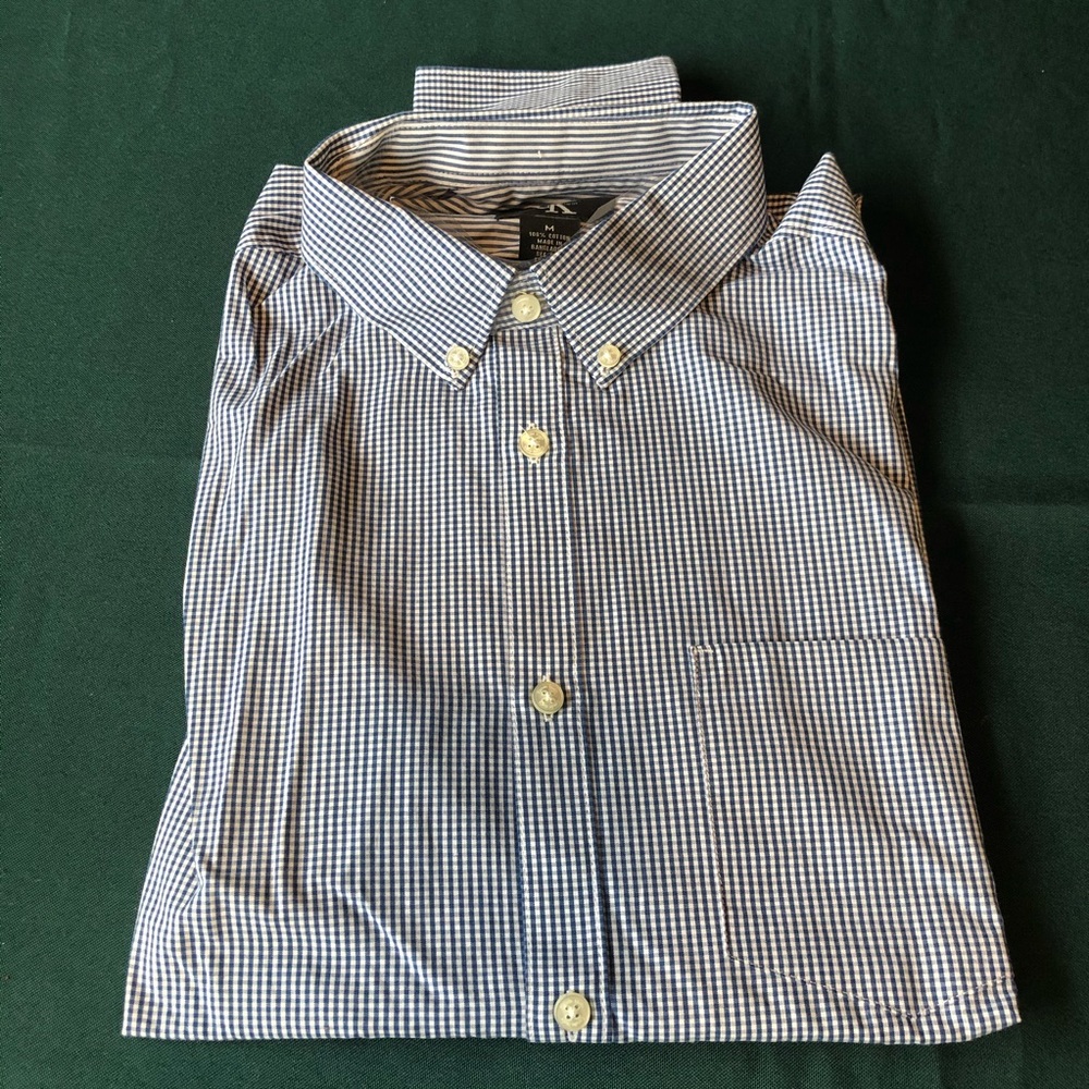 NEW Calvin Klein Men’s dress shirt size M Long sleeve
